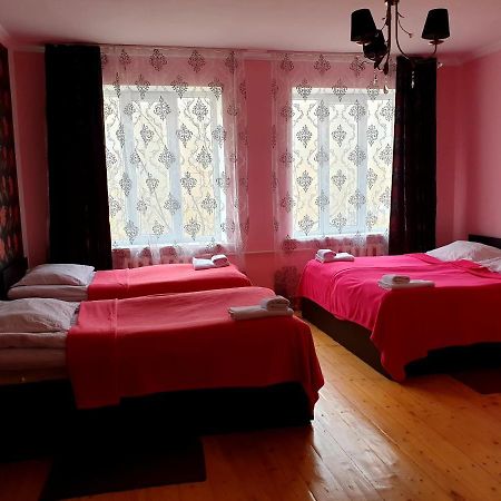 Red Stone Guest House Kazbegi Eksteriør billede